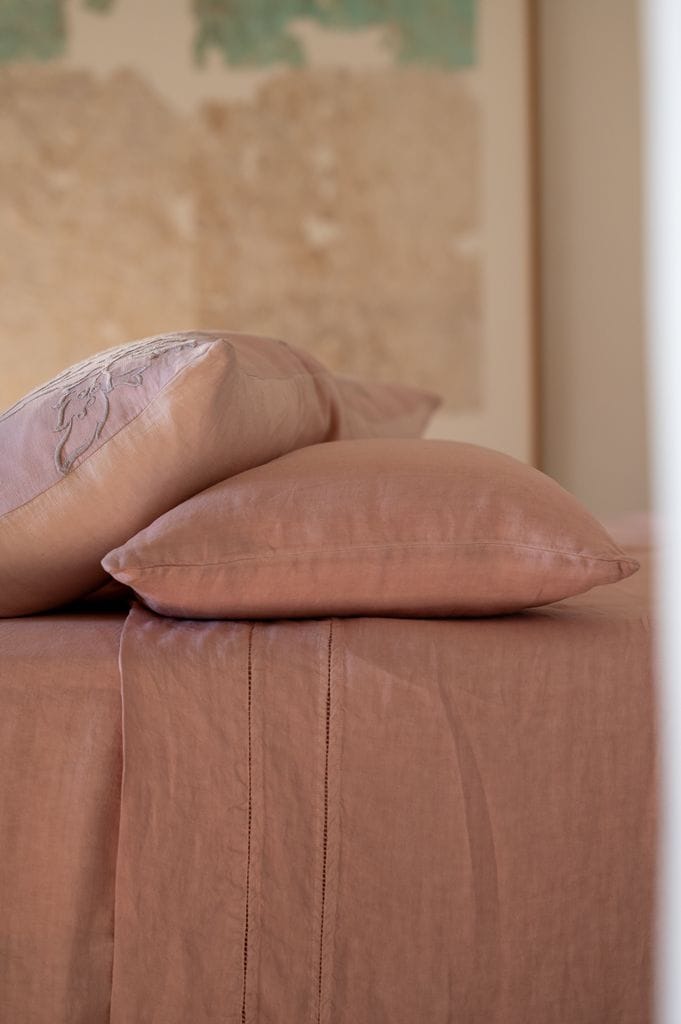Ropa de cama de color rosa