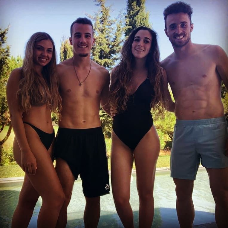 Diogo Jota y su esposa Lote Cardoso con su hermano André 