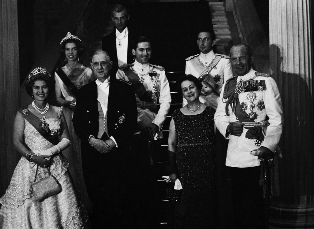 Cena de gala ofrecida por el rey Pablo al presidente francés Charles de Gaulle, en segunda fila estaba la princesa Irene, como parte de la Familia Real griega y la vida oficial