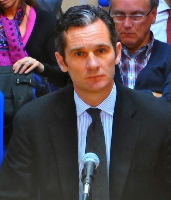 Iñaki Urdangarin ha iniciado hoy su declaración como acusado en el juicio del caso Nóos, en el que se sienta en el banquillo junto a su esposa y a otras 15 personas
