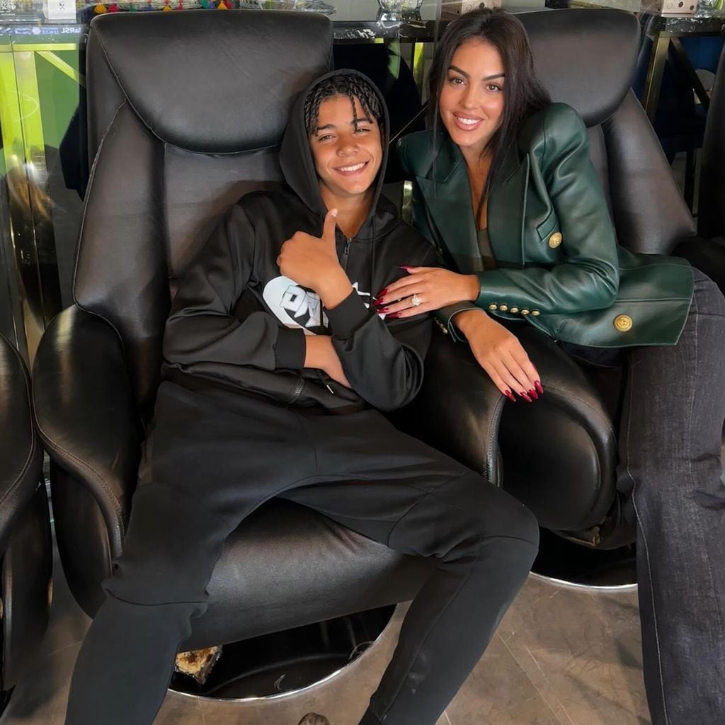 Georgina Rodríguez y Cristiano Jr