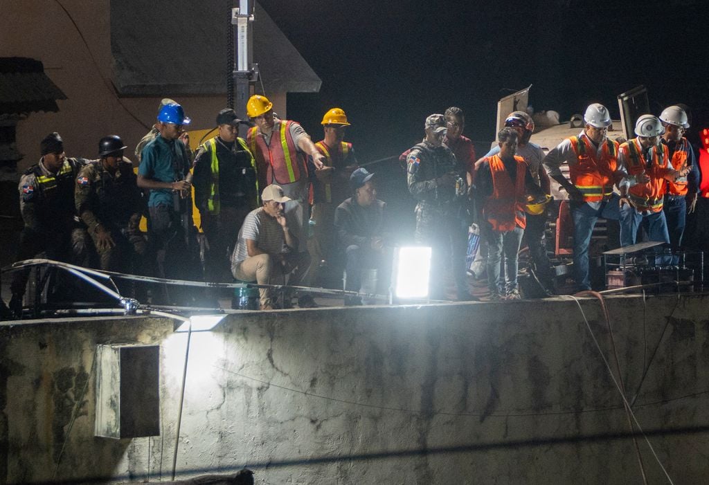        República Dominicana Llora la Muerte de 98 Personas tras el Derrumbe de una de sus Discotecas Más Emblemáticas