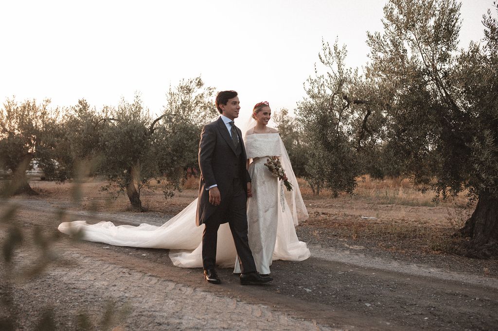 La boda de María con vestido de encaje de Manuel Zerpa