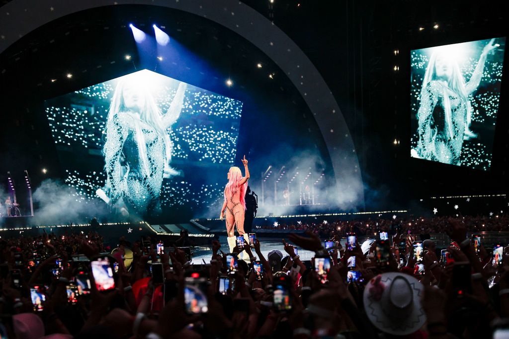 Karol G en su concierto en el Estadio Santiago Bernabéu de Madrid el 20 de julio de 2024