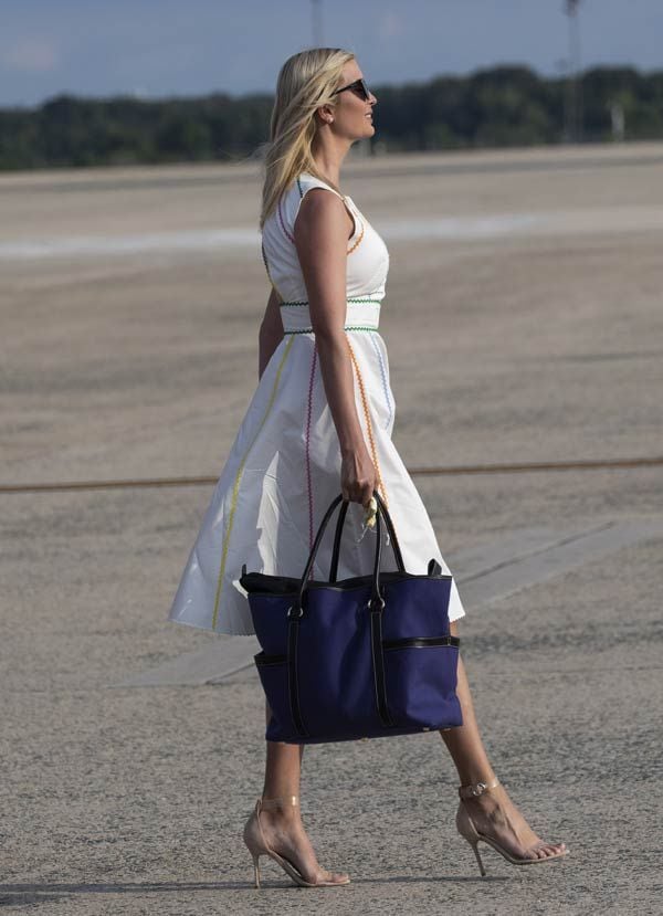 Ivanka Trump con vestido midi