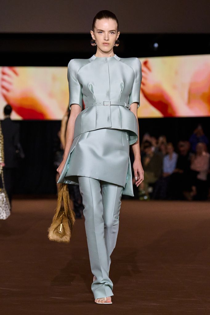 Paris Fashion Week: desfile de Mugler (Primavera/Verano 2027)