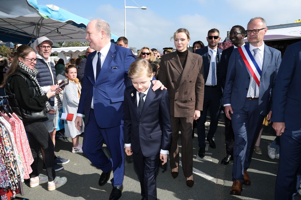   Jacques y Gabriella de Mónaco acompañan a sus padres en una visita histórica a Bretaña 