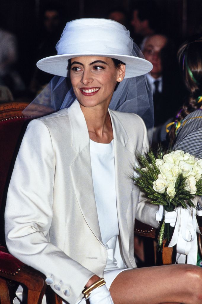 Look de novia de Inés de la Fressange con sombrero