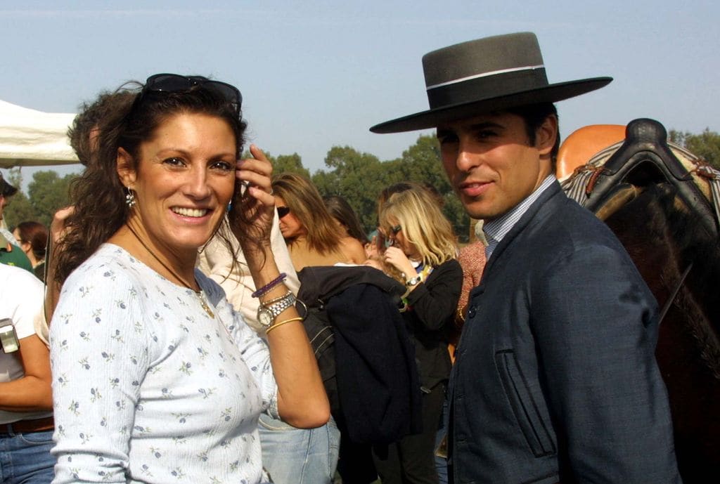 Carmen Ordóñez con su hijo Francisco en Huelva en 2001