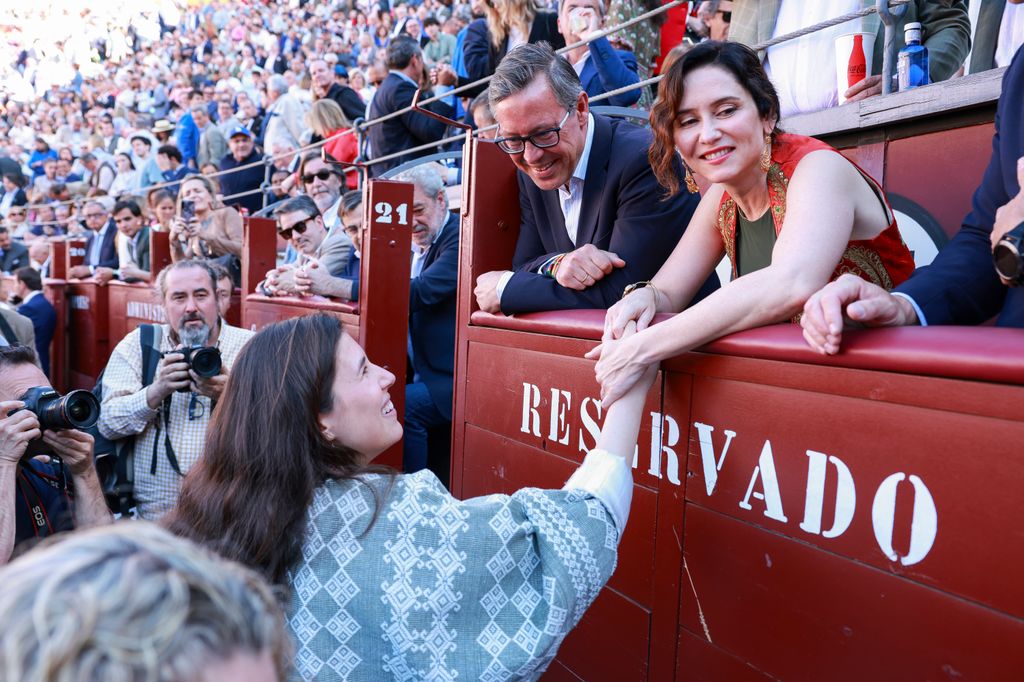 Teresa Urquijo con Isabel Díaz Ayuso