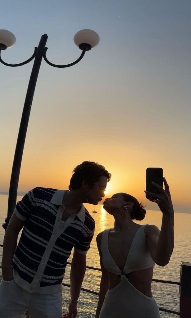 diego boneta y renata notni de vacaciones en grecia