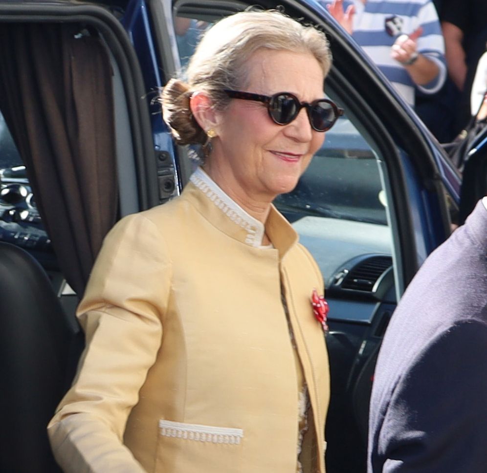 La infanta Elena en la corrida de toros de La Maestranza de Sevilla el 5 de abril de 2026