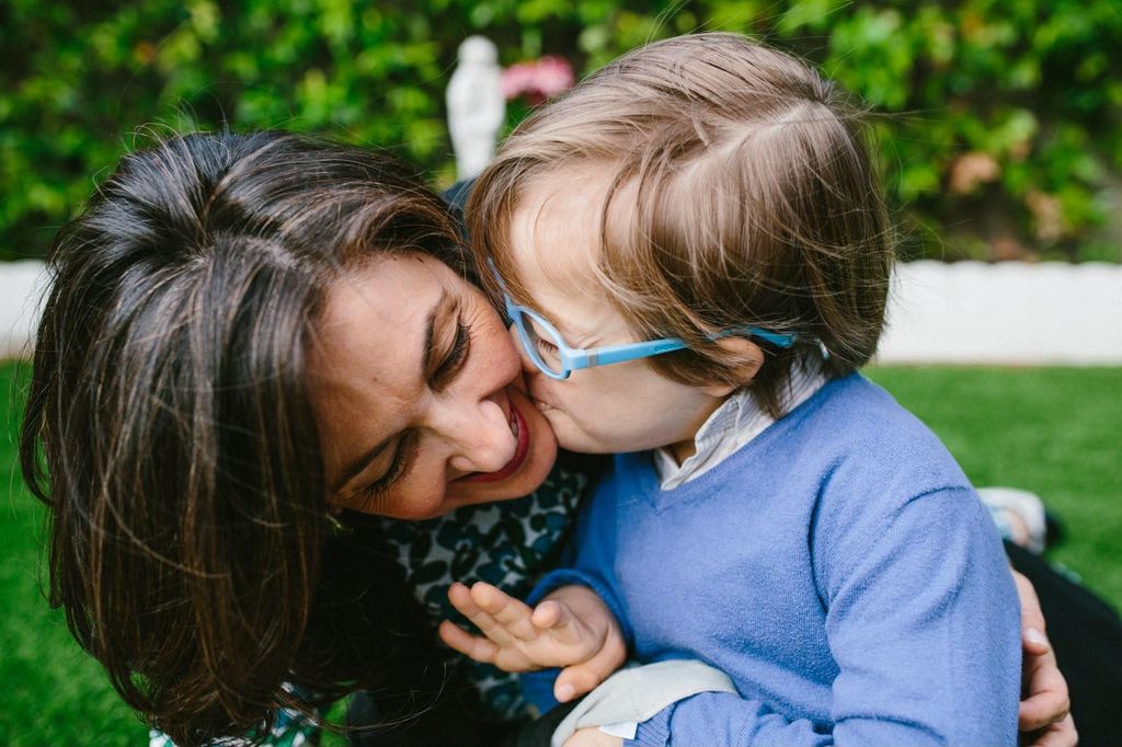 Teresa Robles con su hijo José María cuando era pequeño