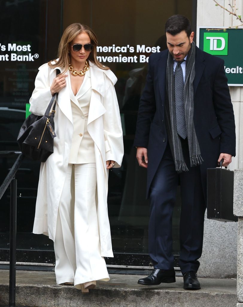 Jennifer Lopez grabando Office Romance, su nueva comedia romántica de Netflix