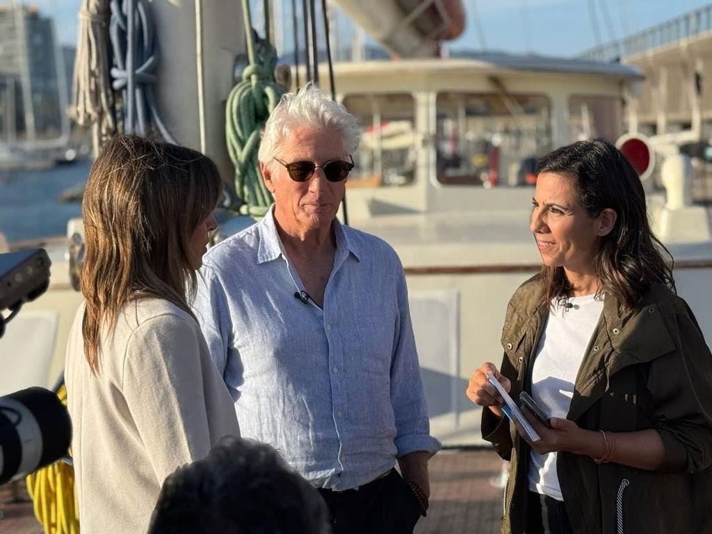 Richard Gere y Alejandra Silva se sinceran con Ana Pastor sobre su nueva vida en España