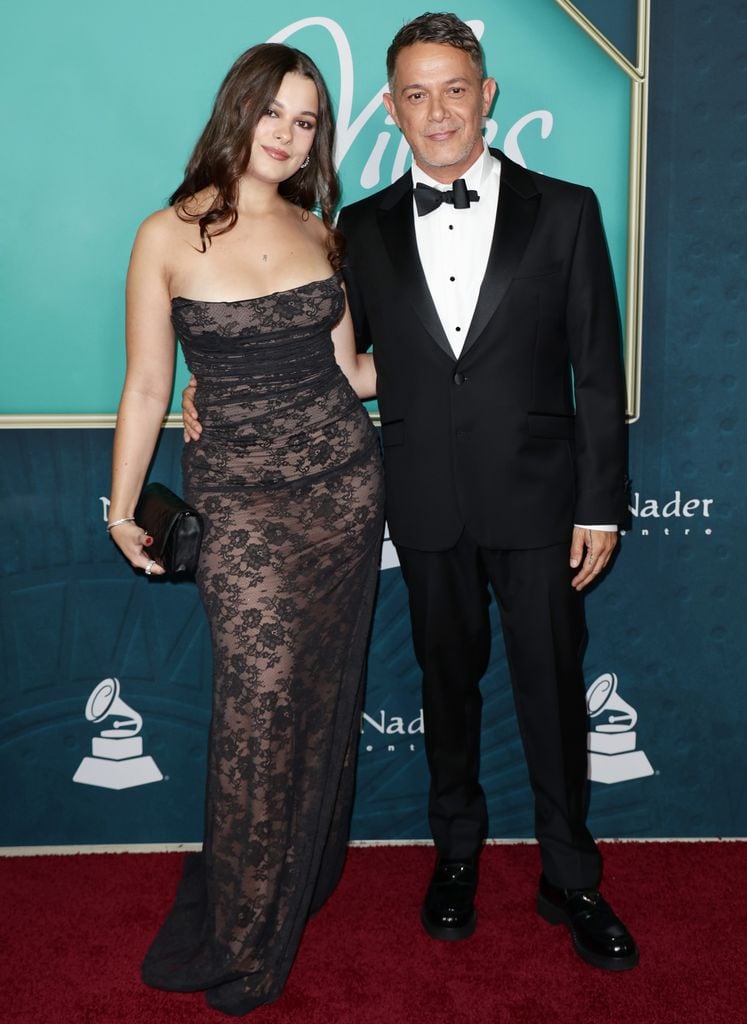 Alejandro Sanz con su hija Manuela Sánchez en la gala Latin Recording Academy's Person Of The Year en el Miami Beach Convention Center de Miami Beach, Florida, el 13 de noviembre de 2024
