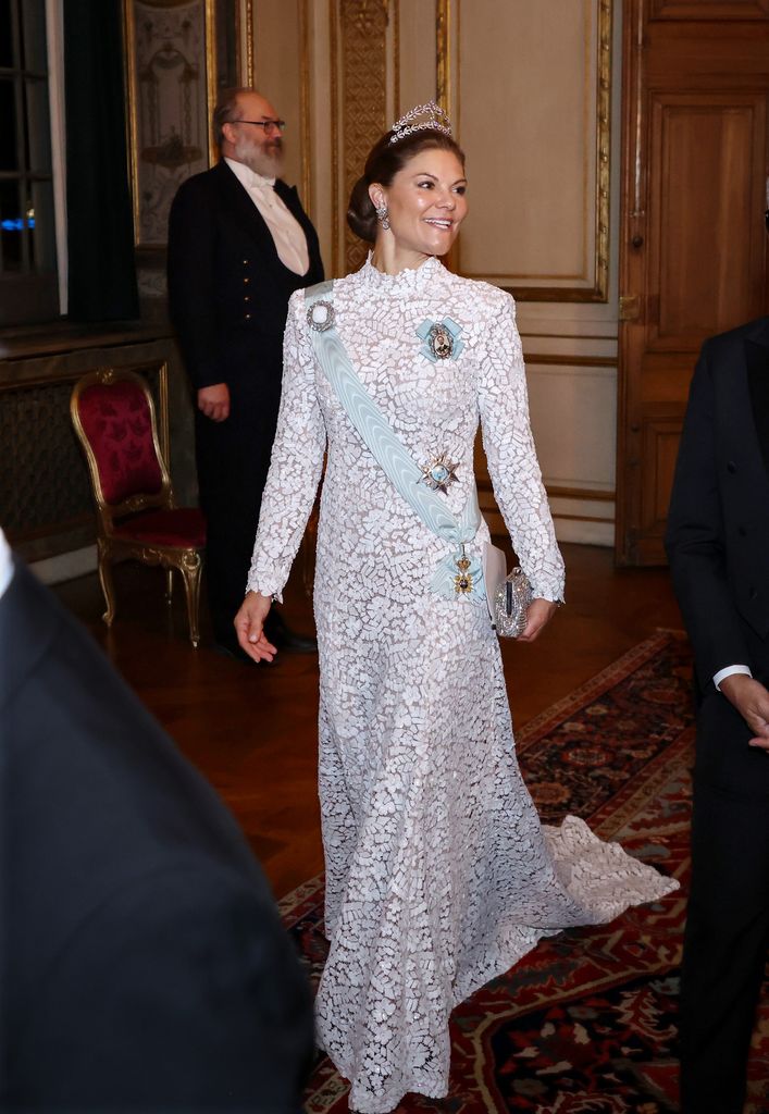 Victoria de Suecia, con vestido de H&M Studio en el banquete de Estado en honor al presidente de Singapur en Estocolmo, 2026.