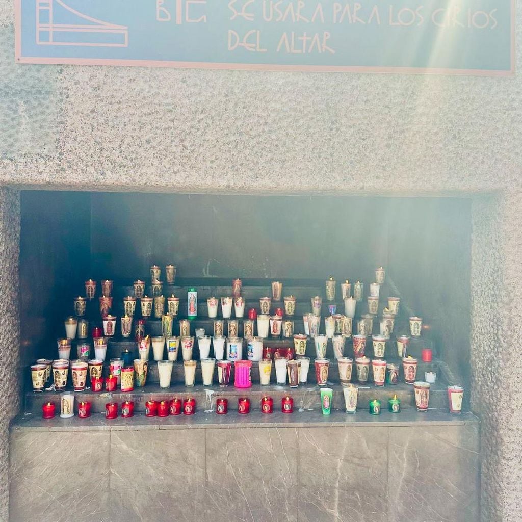 mar a celeste arrar s y sus hijos en la bas lica de guadalupe