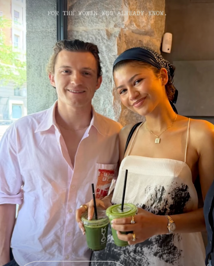 Tom y Zendaya han hecho un alto en Madrid para disfrutar también de un té matcha.