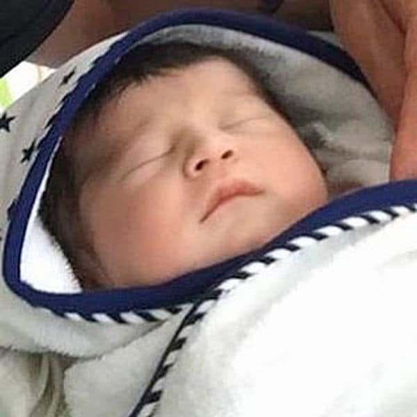 Chyno Miranda bebé