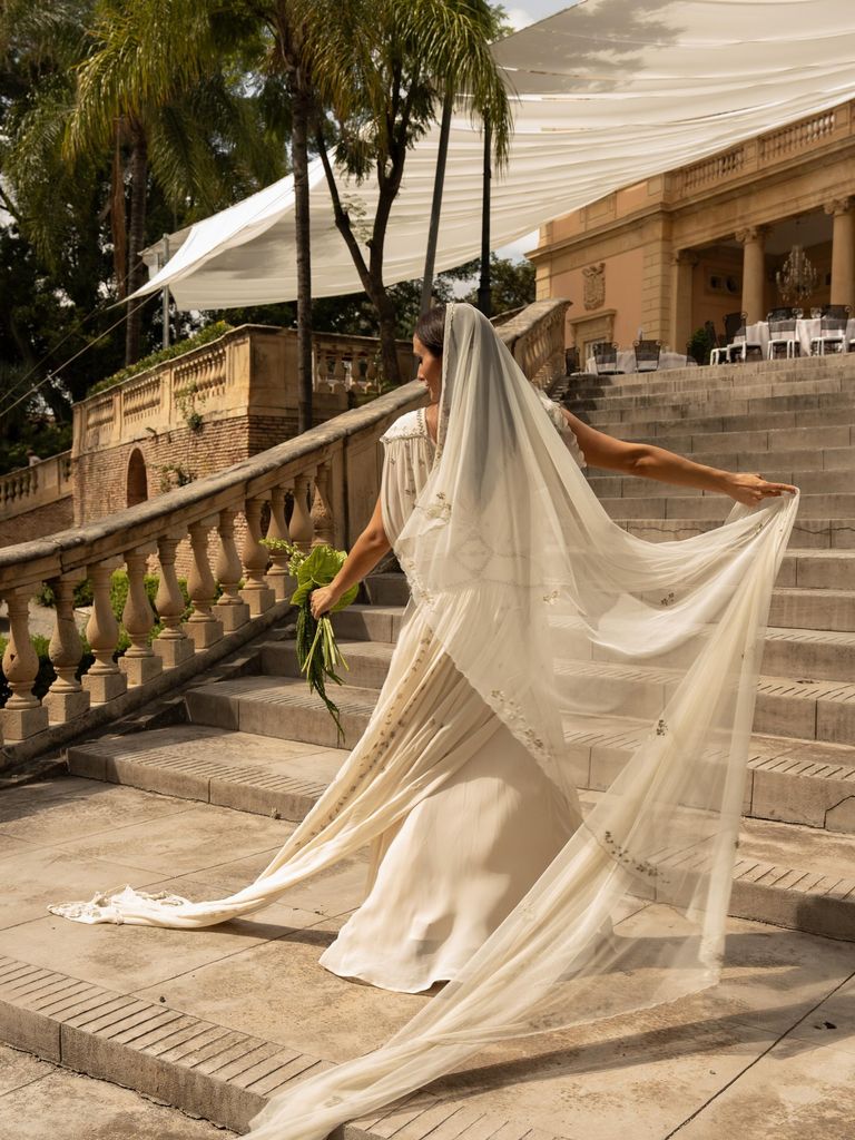 Espaldas de novia impresionantes bohemios
