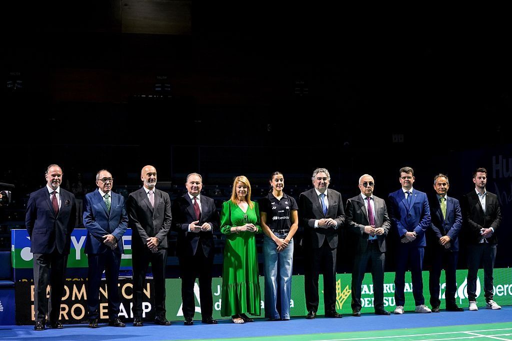 Carolina Marín estuvo acompañada por distintas personalidades del mundo de la política y el deporte