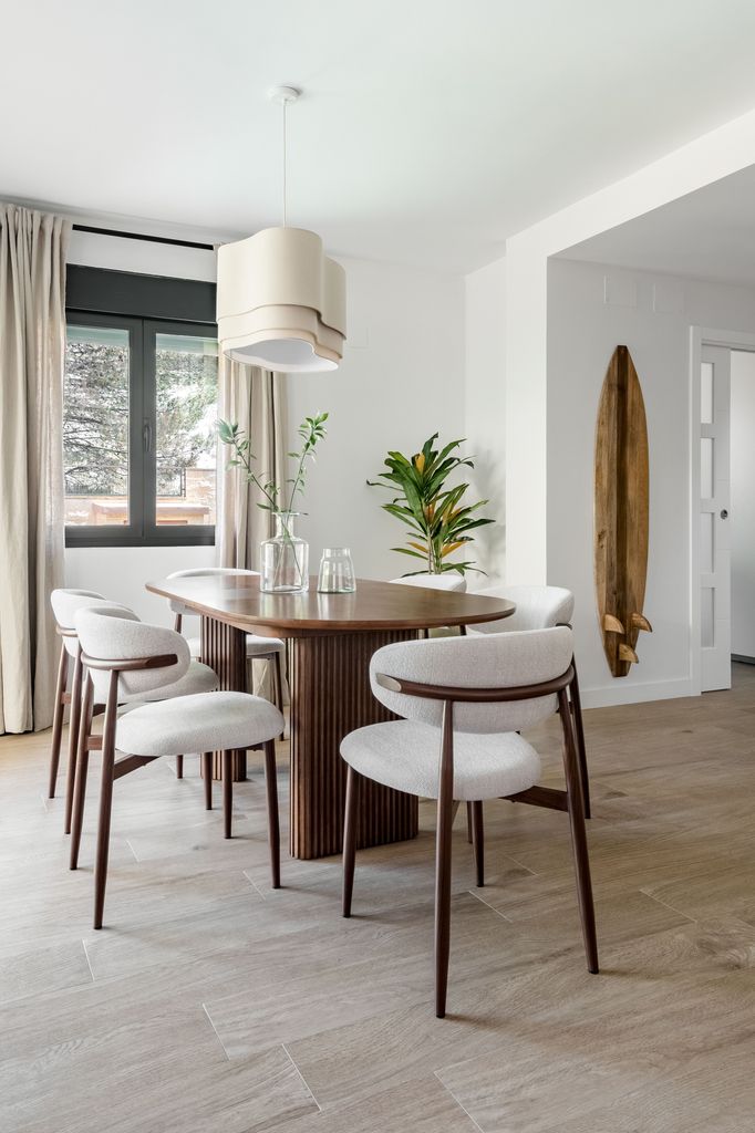 Comedor luminoso y elegante