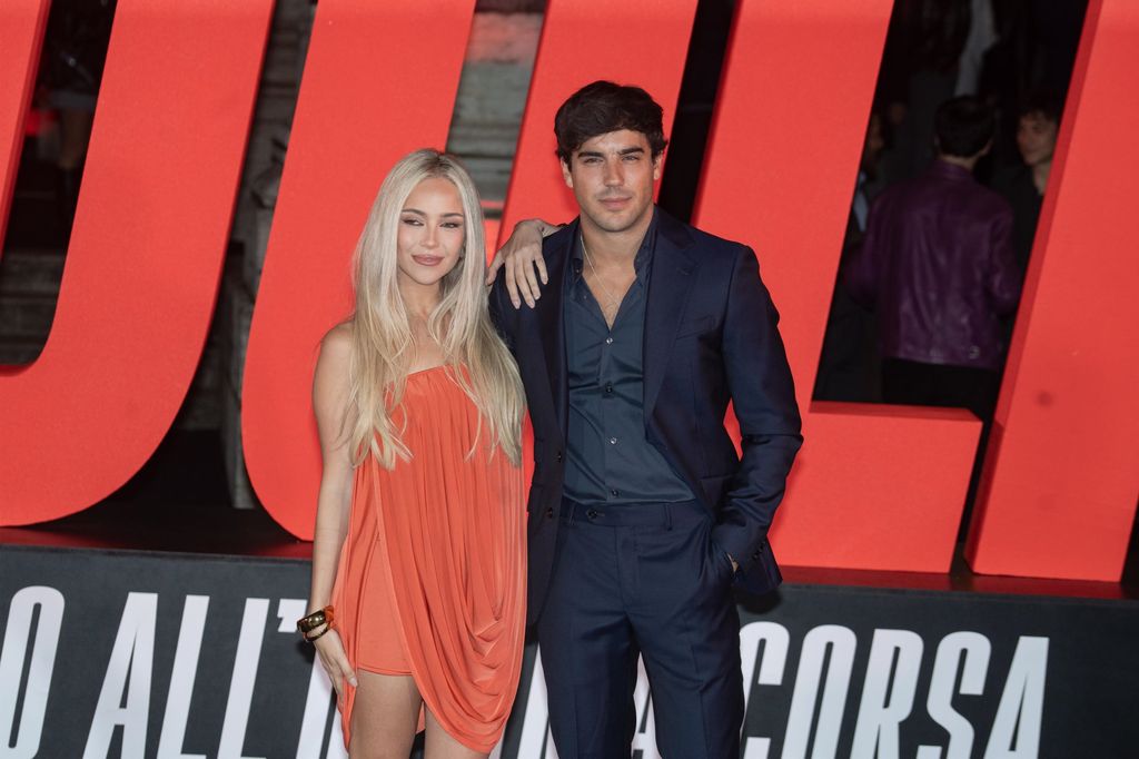 Ana Mena y Óscar Casas