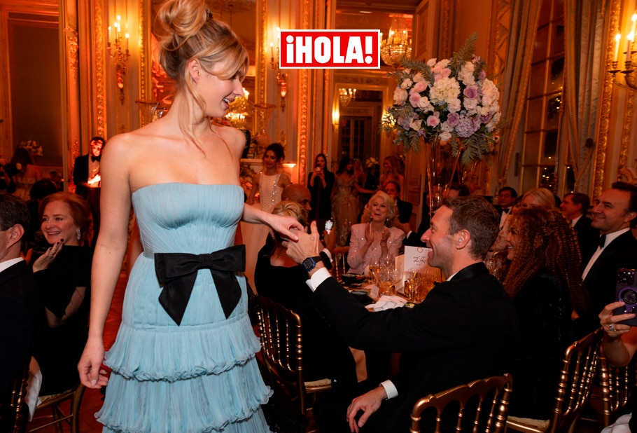 Apple Martin, junto a su padre, Chris, en el Baile de las Debutantes del año pasado