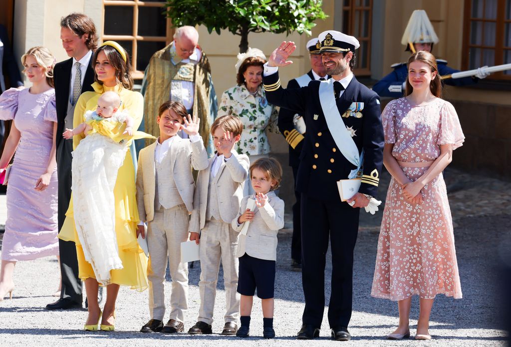Carlos Felipe y Silvia de Suecia, con sus cuatro hijos en una imagen de archivo