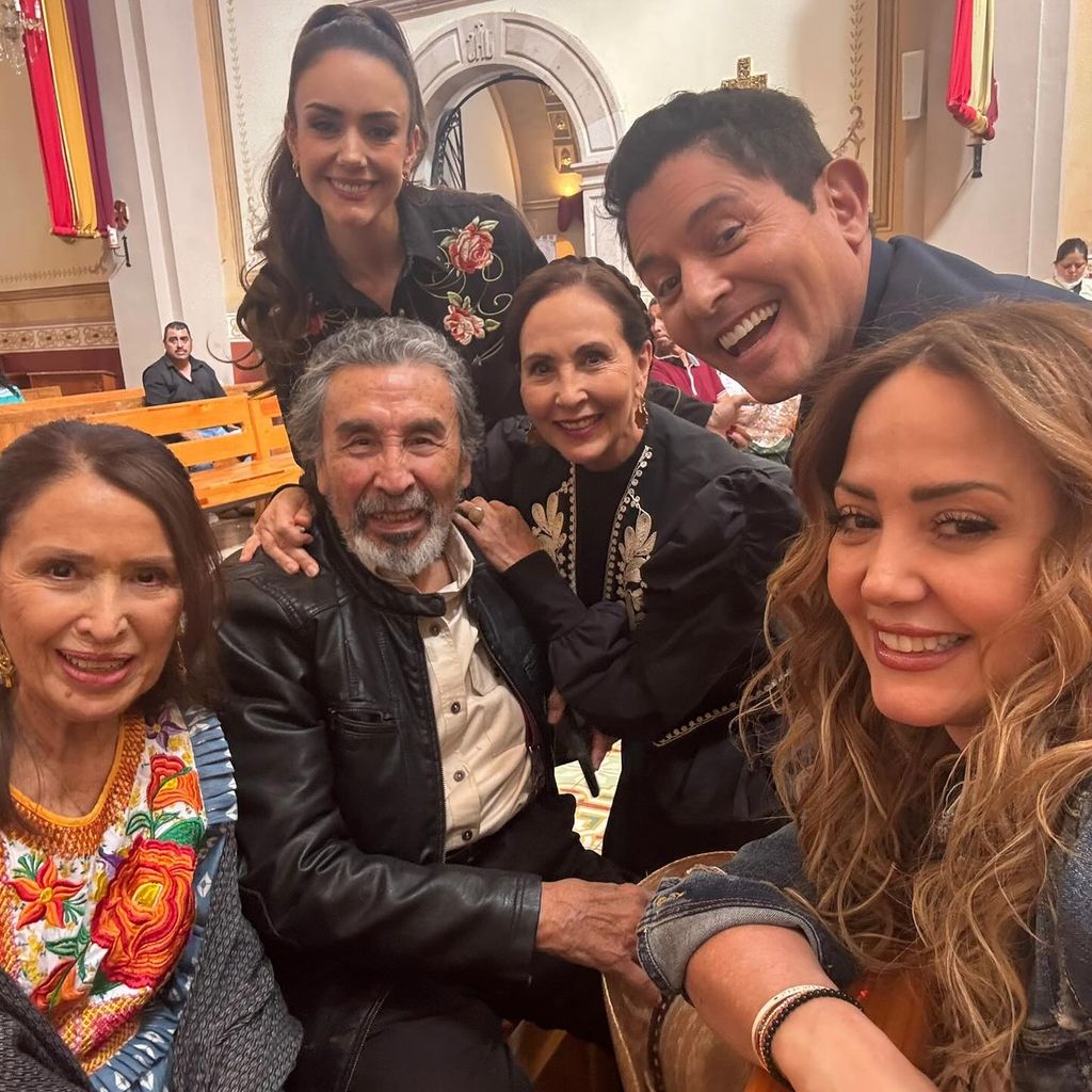 Andrea Legarreta y sus compañeros de telenovela