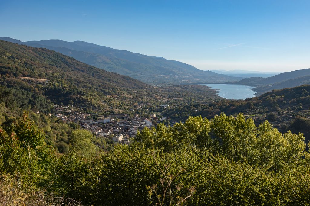 Panorámica de Baños de Montemayor, el pueblo extremeño que esconde unas termas romanas, Cáceres