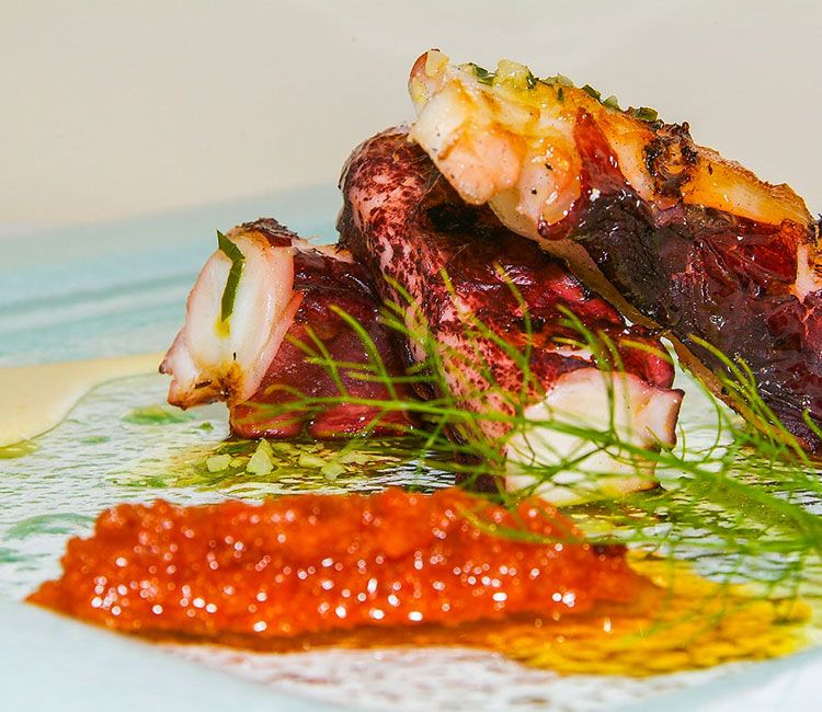 Pulpo a la parrilla con ajoblanco