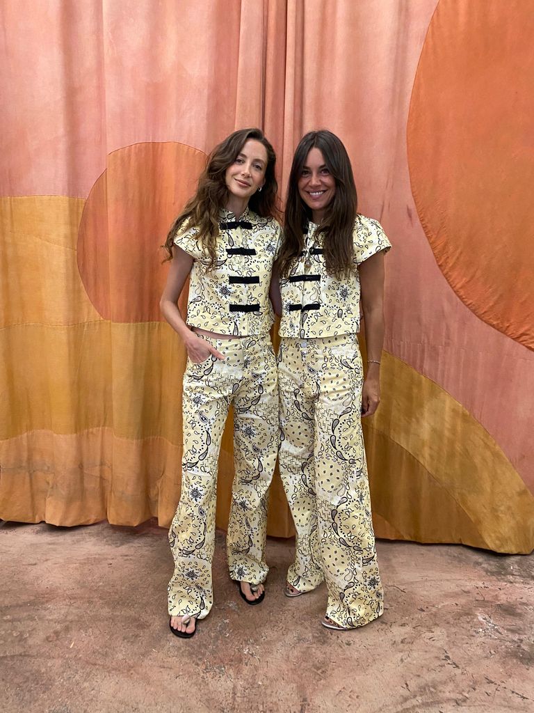 Ximena Martinez, fundadora de Serge Basics, con La stylist Ana Casasnovas