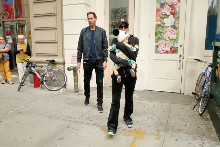 Paris Hilton y Carter Reum con su hijo Phoenix