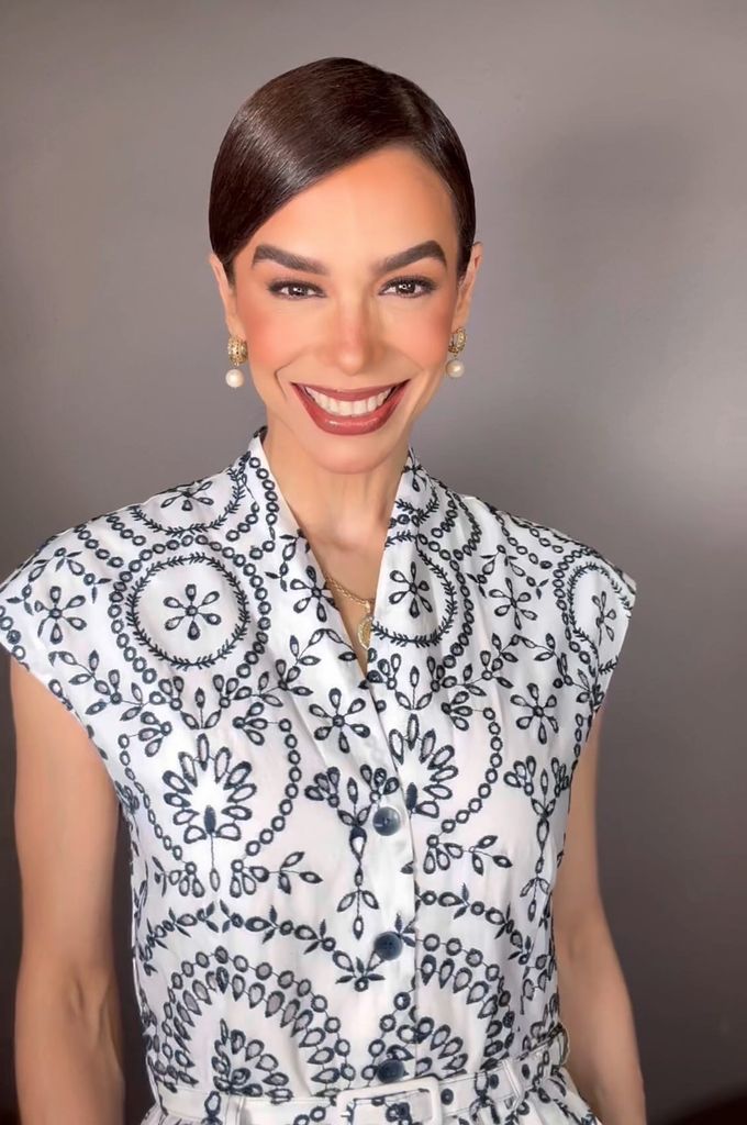 Biby Gaytán luce espectacular a sus 54 años.