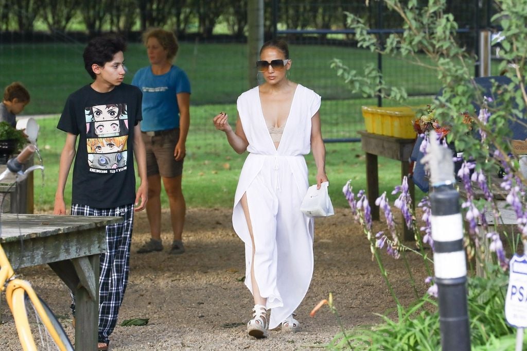 Jennifer Lopez y su hijo Max