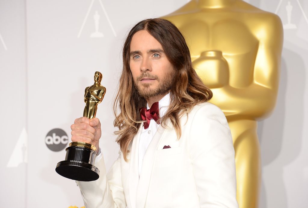 Jared Leto con su Premio Oscar a Mejor Actor de Reparto, en marzo de 2014 en Hollywood, California.