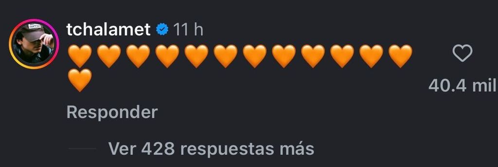 Timothée Chalamet comentó el post con emojis en forma de corazones naranjas.