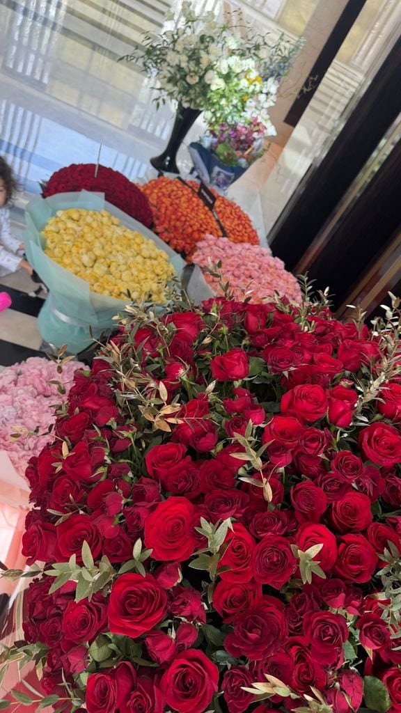 Georgina recibió docenas de arreglos florales. 