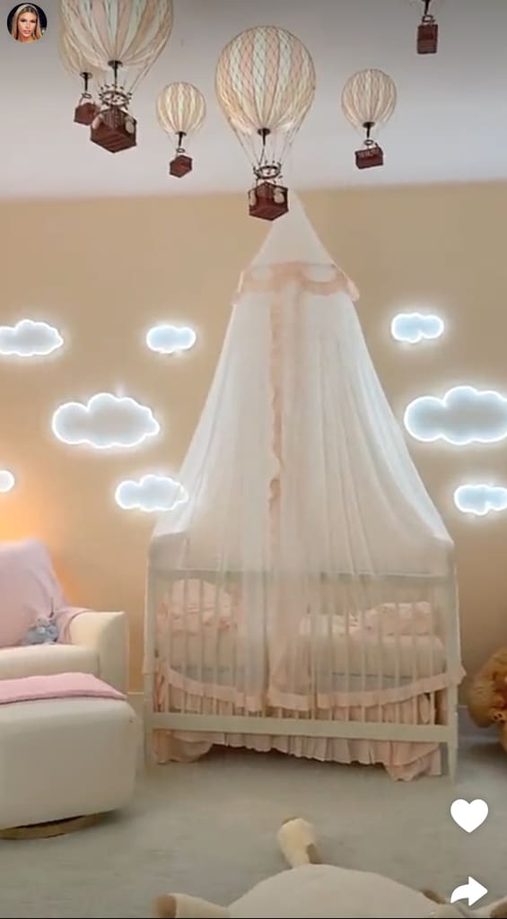 Lele Pons eligió una hermosa cuna para que su bebé descanse.