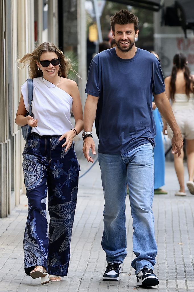 Días felices... Gerard Piqué y su novia Clara Chia disfrutan de un almuerzo juntos en Barcelona, en agosto de 2023