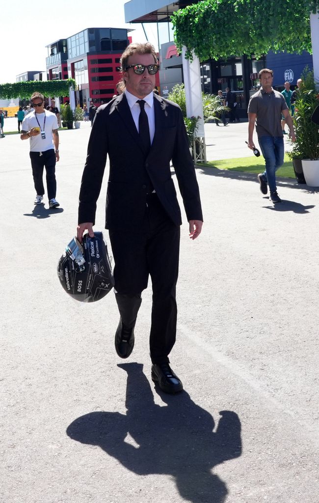 Fernando Alonso llegando al circuito urbano de Madrid donde se disputará el GP de España