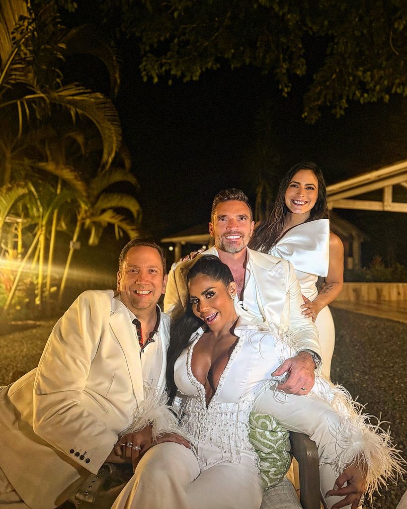 Maripily también estuvo presente en la boda de Julián Gil.