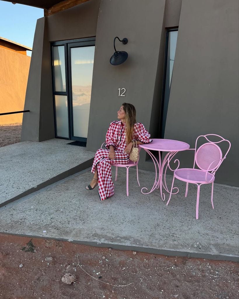 Belén Écija de luna de miel con un conjunto estampado de firma española