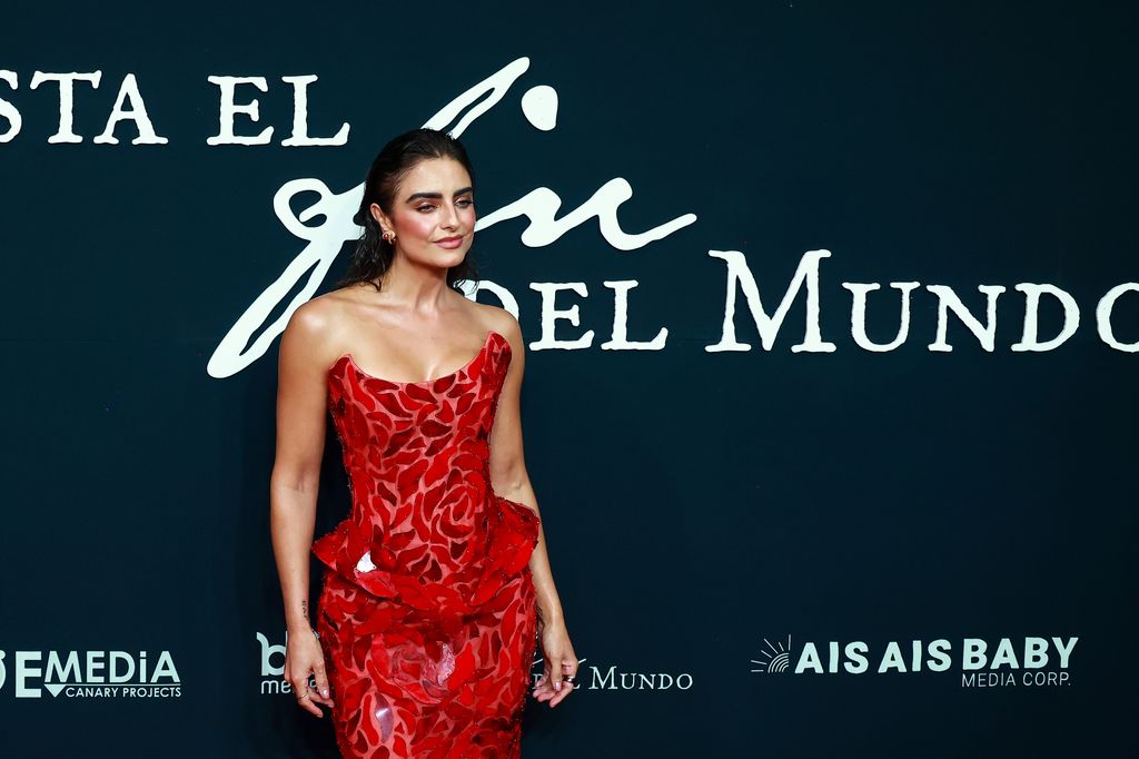 Aislinn Derbez en la premier de la película 'Hasta El Fin del Mundo' en la Ciudad de México en julio de 2026.