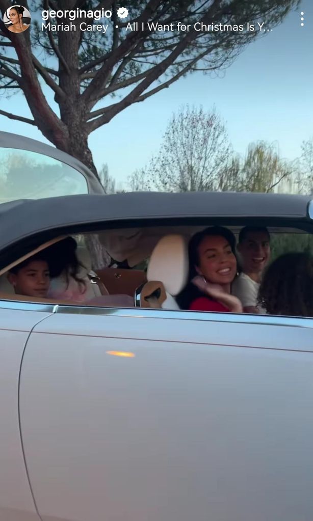 todos en el nuevo auto de pap 