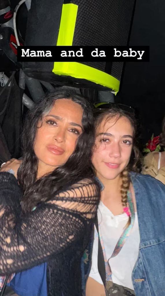 Salma Hayek y su hija Valentina Paloma desde Glastonbury