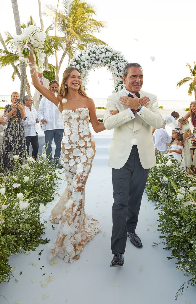 Gigi Sarasola y Sara Zaldívar en su boda