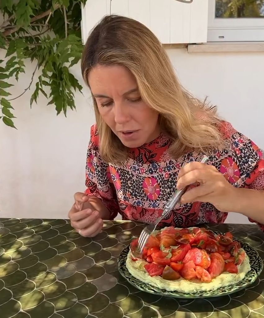 Cristina Oria en su huerta de Morata de Tajuña